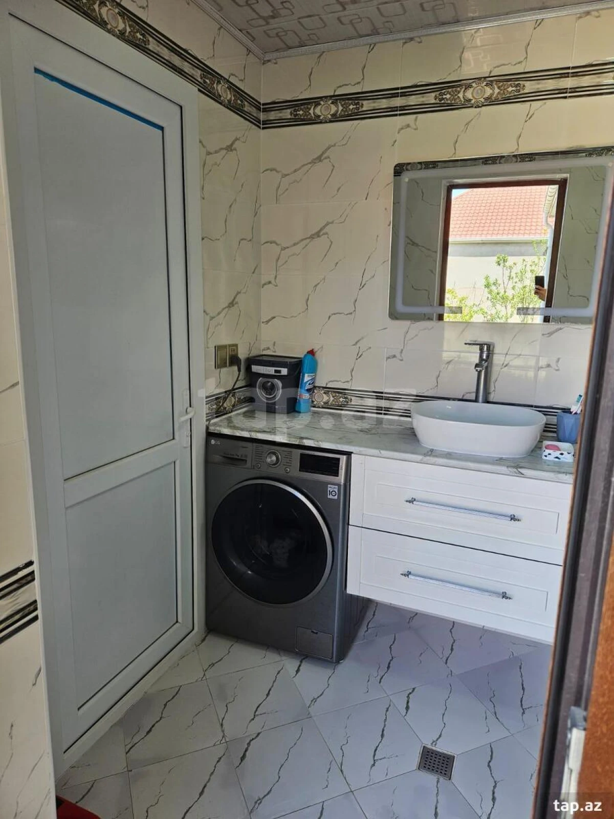 Satılır 4 otaqlı həyət evi 400 m²