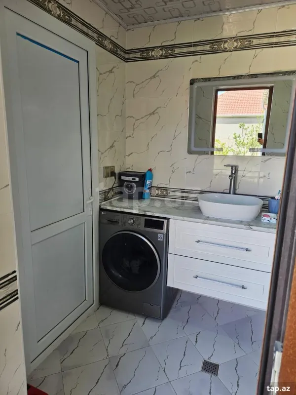 Satılır 4 otaqlı həyət evi 400 m²