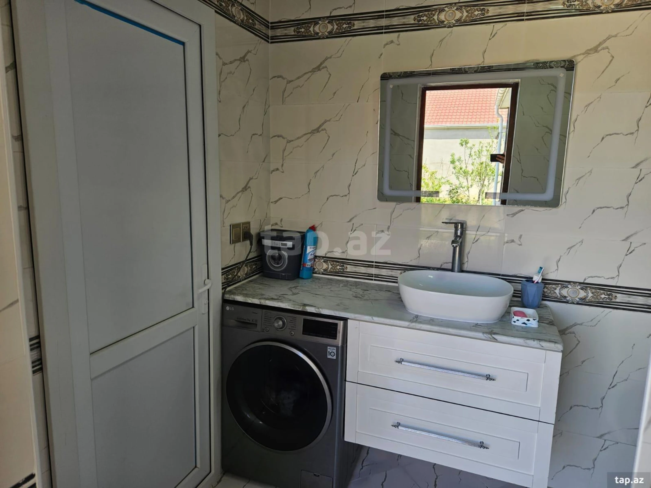 Satılır 4 otaqlı həyət evi 400 m²