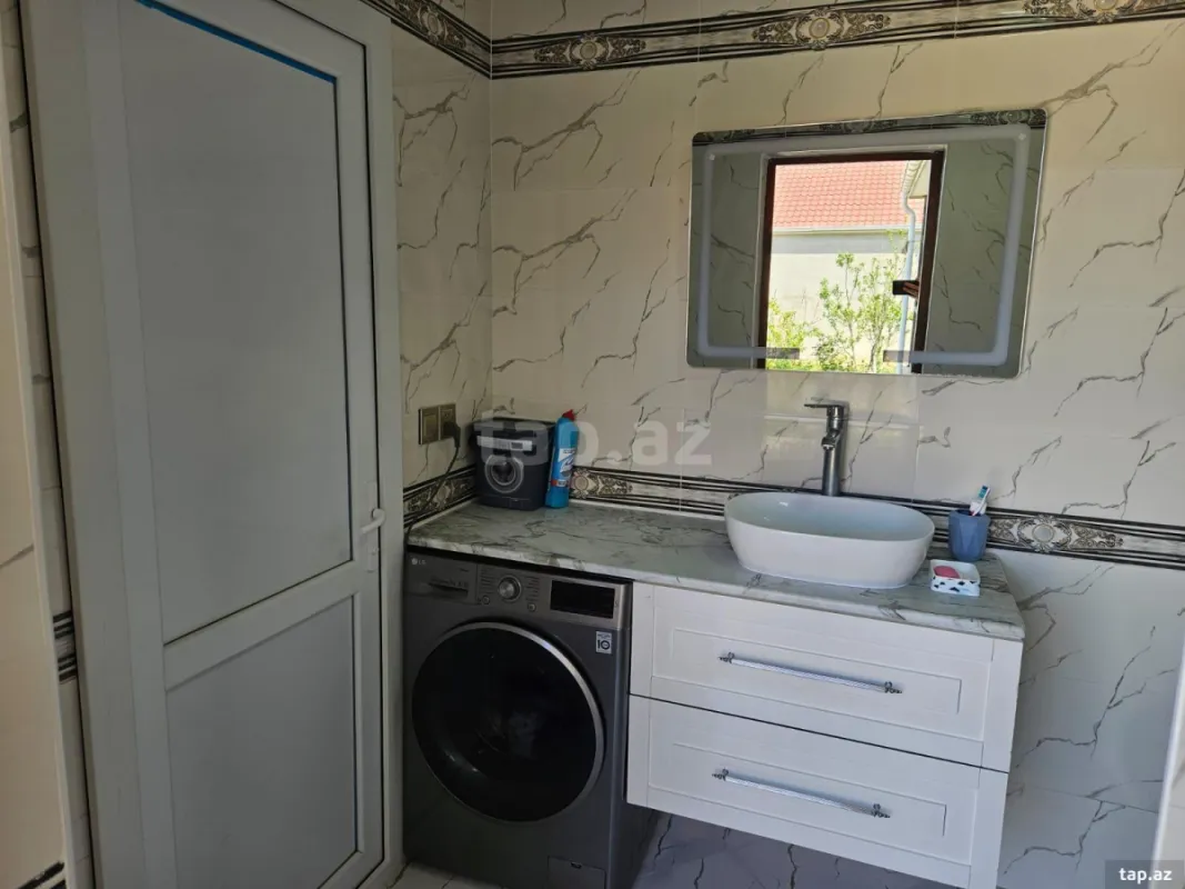 Satılır 4 otaqlı həyət evi 400 m²