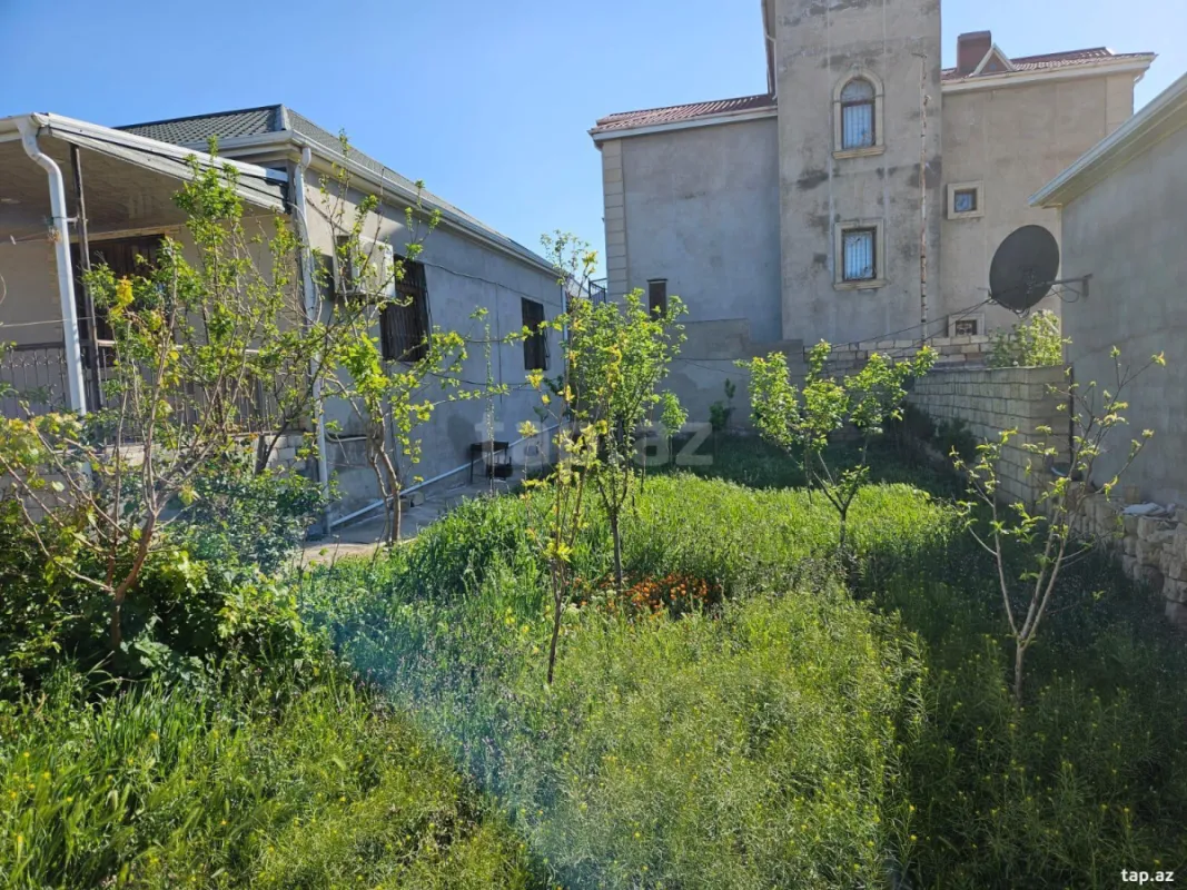 Satılır 4 otaqlı həyət evi 400 m²