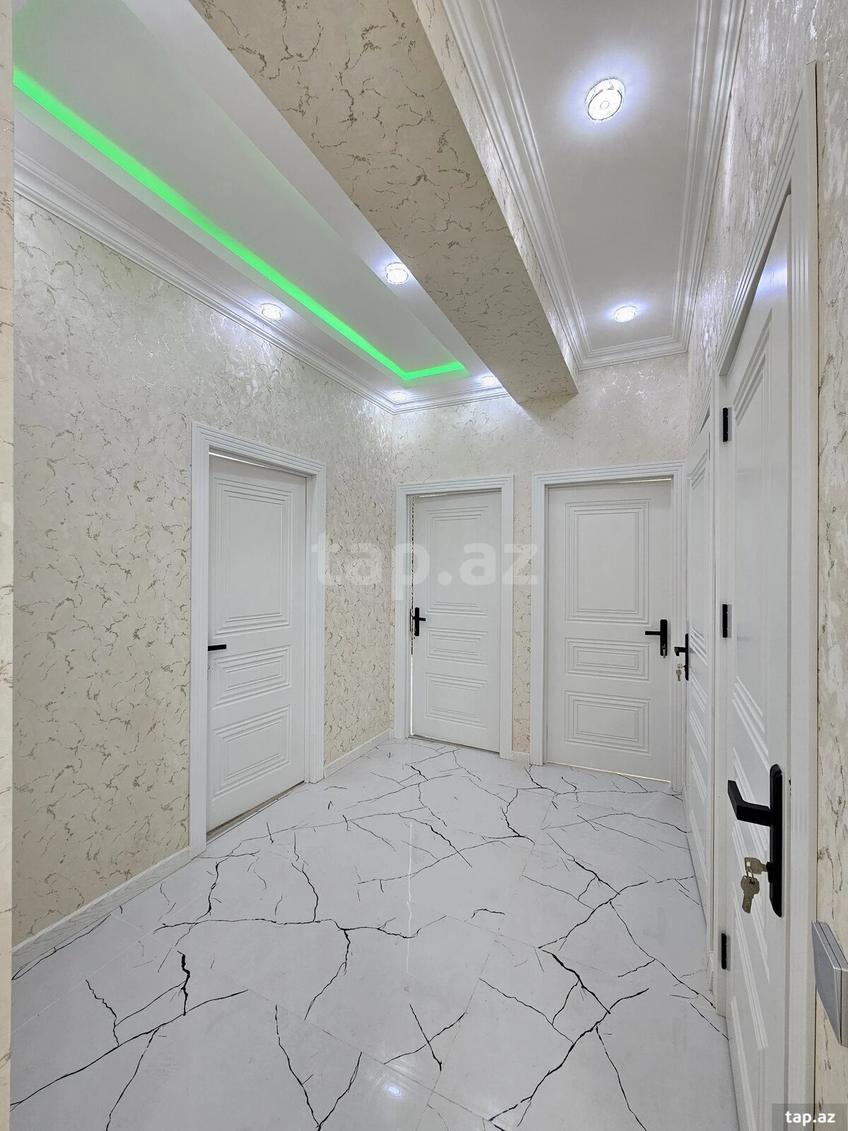 Satılır 3 otaqlı yeni tikili 97 m²