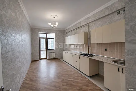 Satılır 3 otaqlı yeni tikili 120 m²