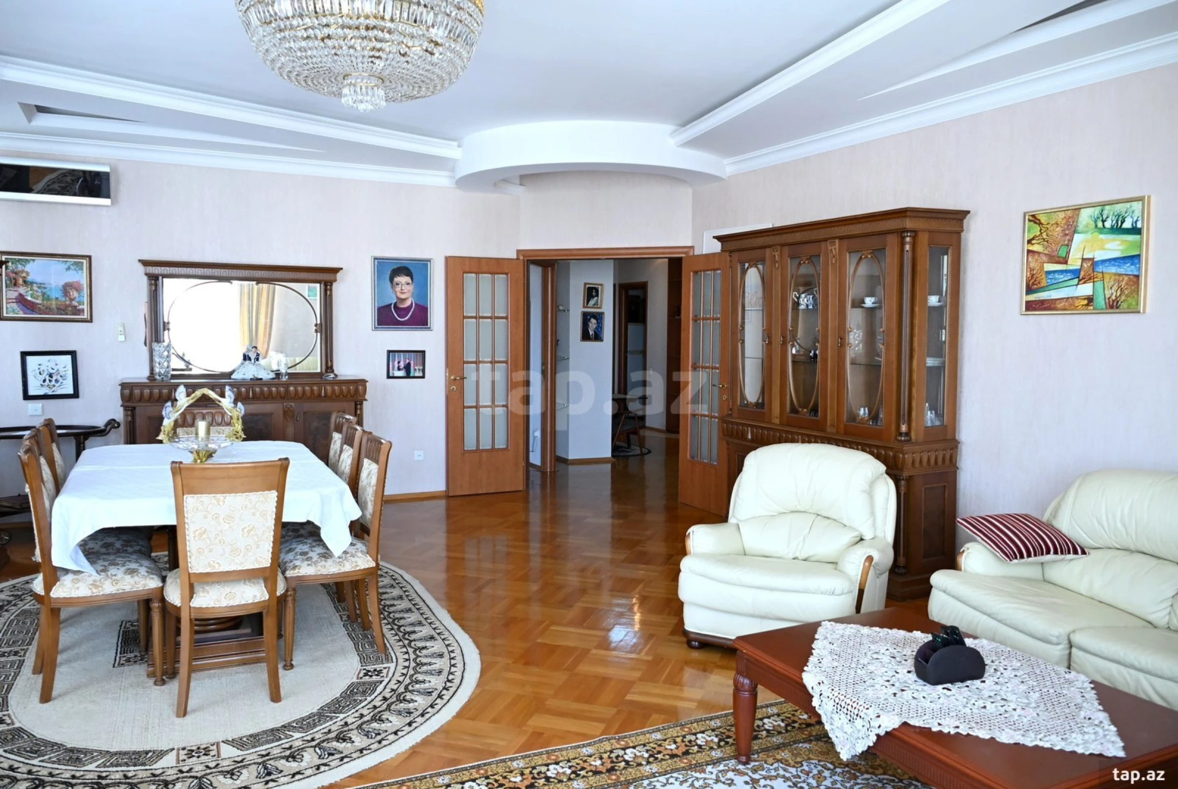 Kirayə verilir 4 otaqlı mənzil 200 m²