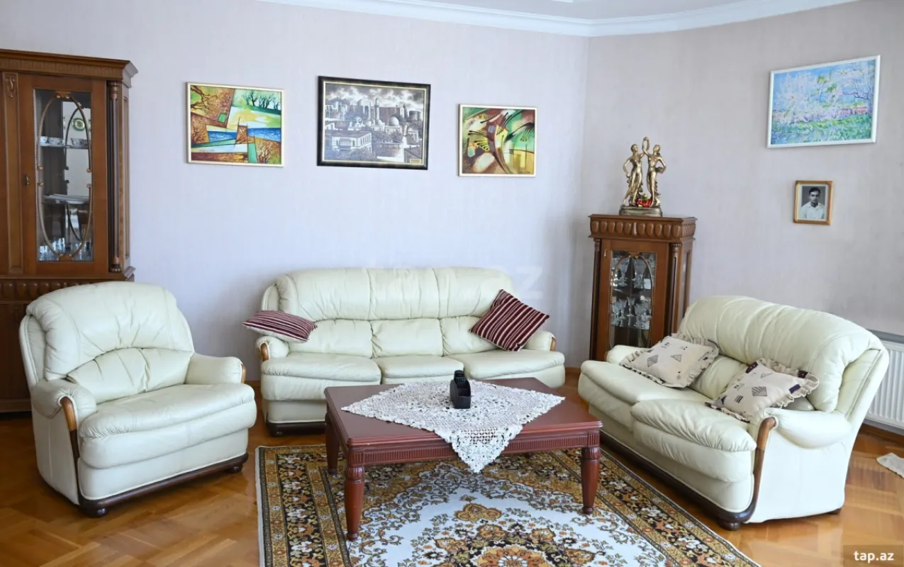 Kirayə verilir 4 otaqlı mənzil 200 m²