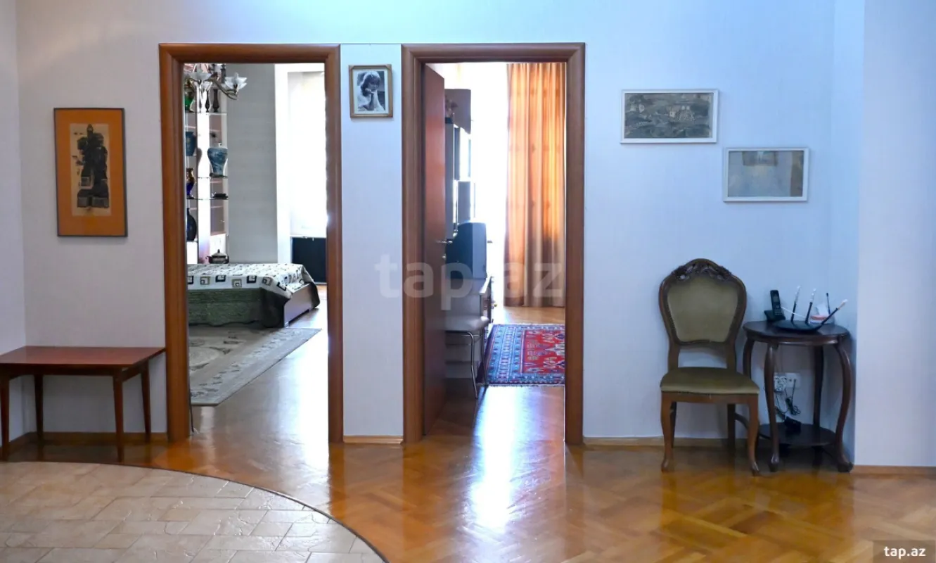 Kirayə verilir 4 otaqlı mənzil 200 m²