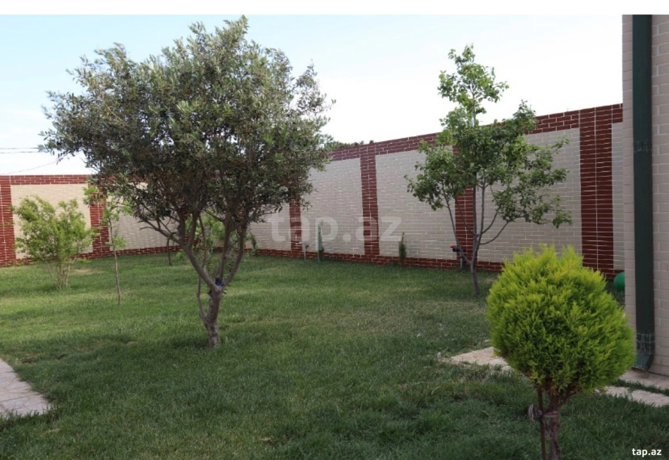 Satılır 6 otaqlı həyət evi 140 m²