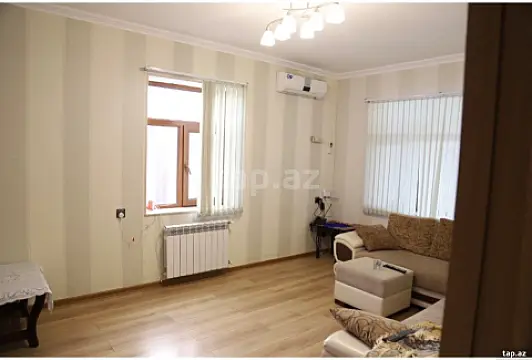 Satılır 6 otaqlı həyət evi 140 m²