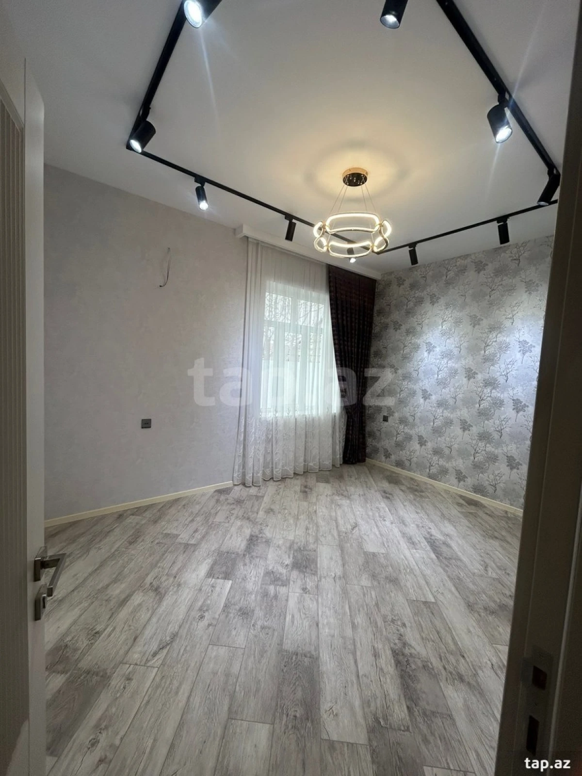 Satılır 4 otaqlı həyət evi 250 m²