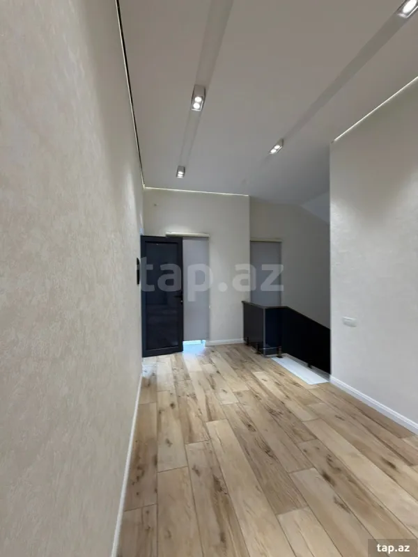 Satılır 8 otaqlı həyət evi 350 m²