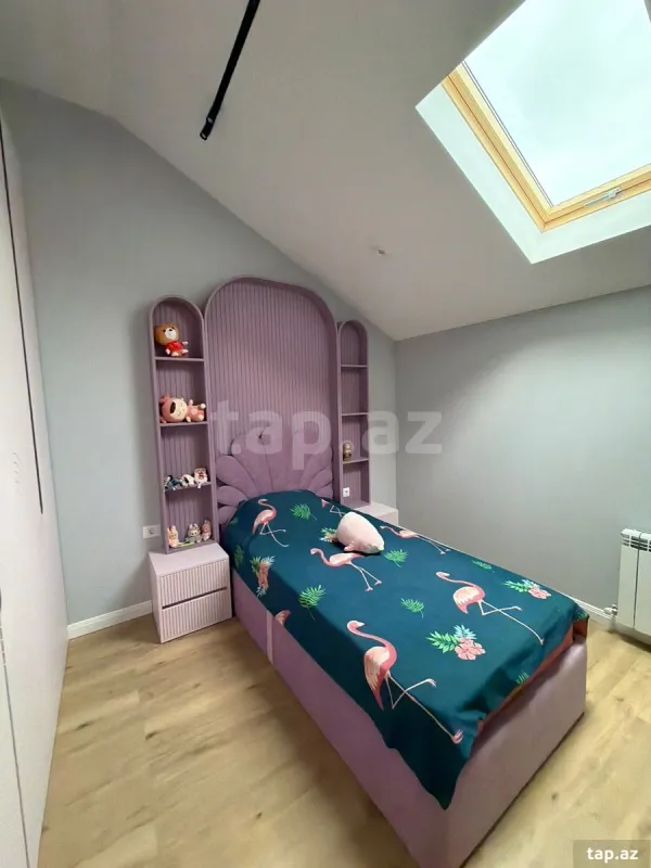 Satılır 8 otaqlı həyət evi 350 m²