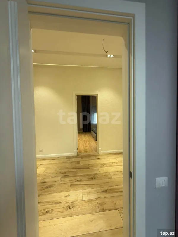 Satılır 8 otaqlı həyət evi 350 m²