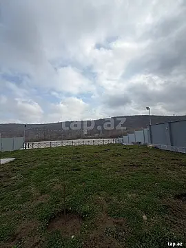 Satılır 8 otaqlı həyət evi 350 m²