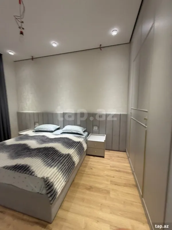 Satılır 8 otaqlı həyət evi 350 m²