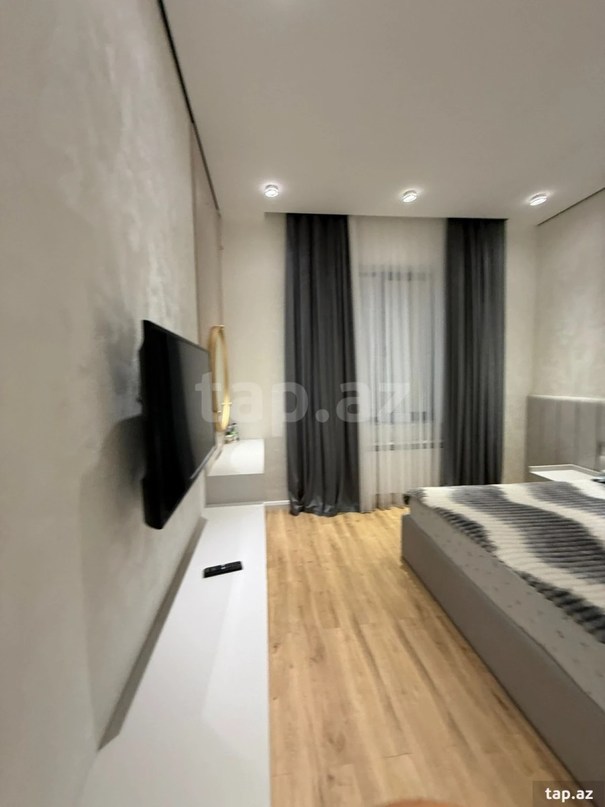 Satılır 8 otaqlı həyət evi 350 m²