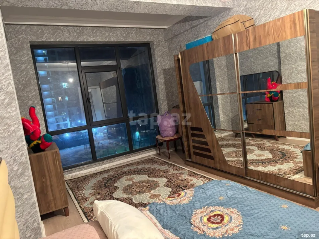 Kirayə verilir 2 otaqlı yeni tikili 76 m²