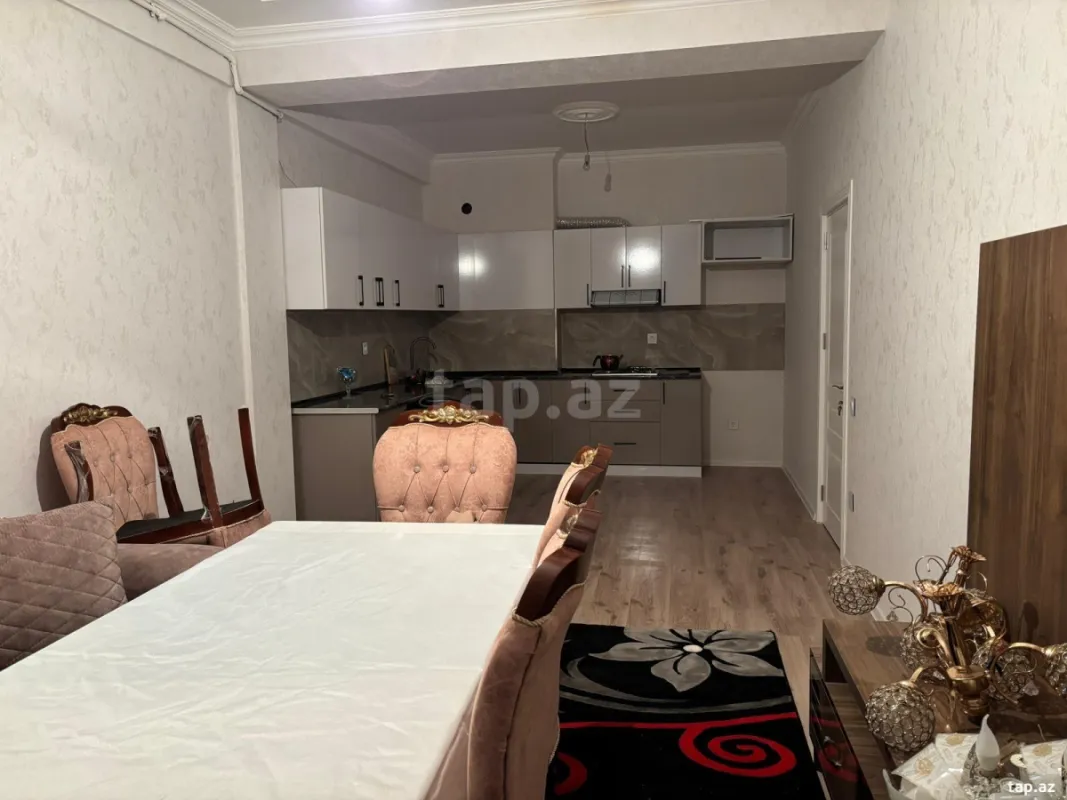 Kirayə verilir 2 otaqlı yeni tikili 76 m²