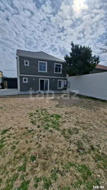 Satılır 5 otaqlı həyət evi 150 m²