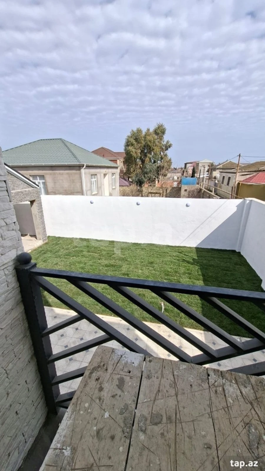 Satılır 5 otaqlı həyət evi 150 m²