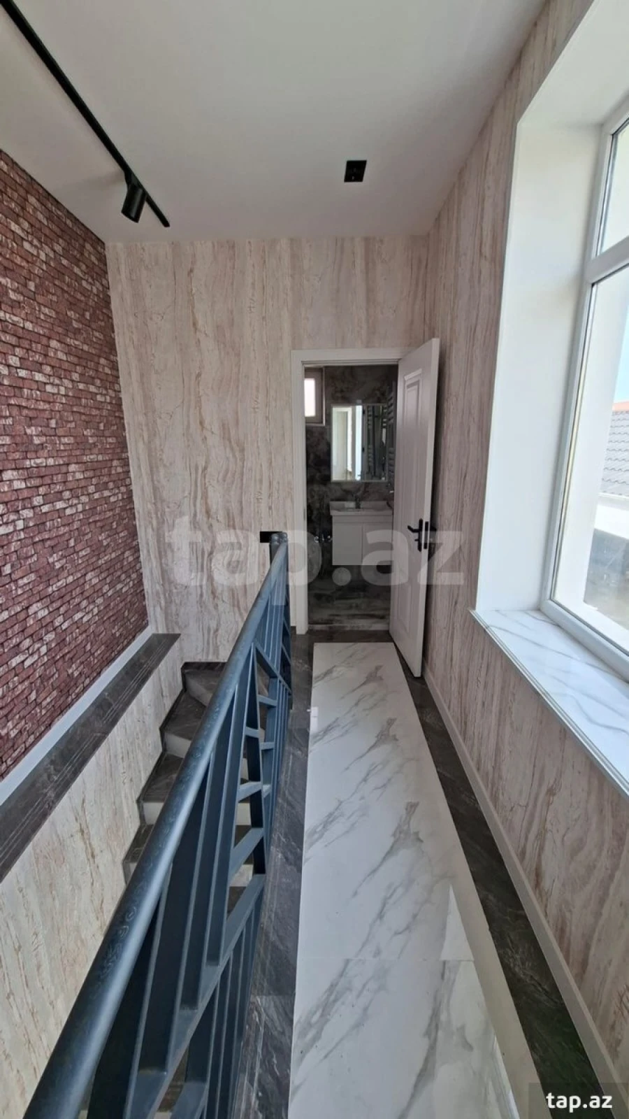 Satılır 5 otaqlı həyət evi 150 m²