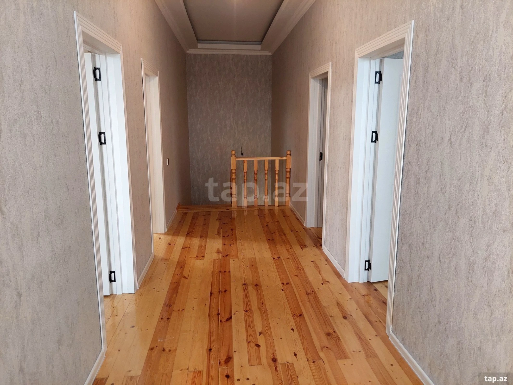 Satılır 6 otaqlı həyət evi 240 m²
