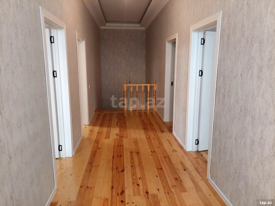 Satılır 6 otaqlı həyət evi 240 m²