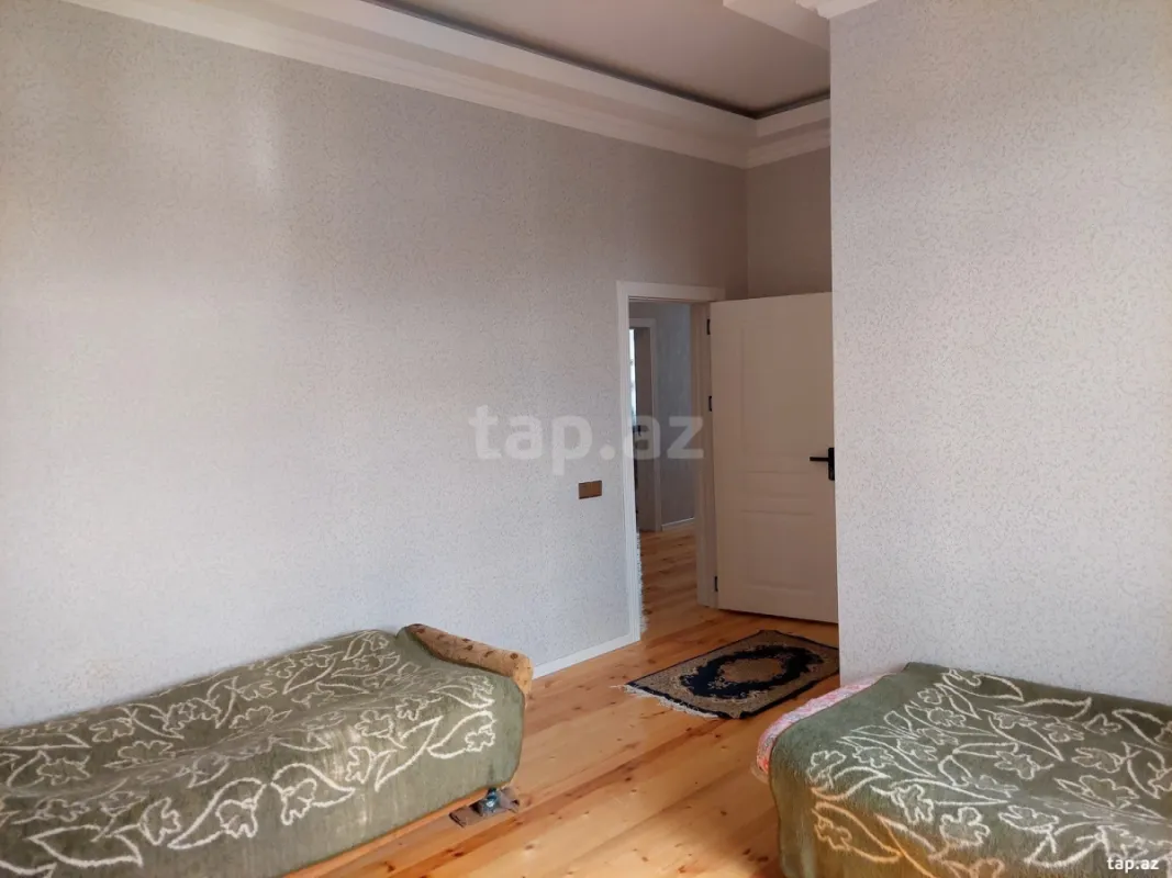 Satılır 6 otaqlı həyət evi 240 m²