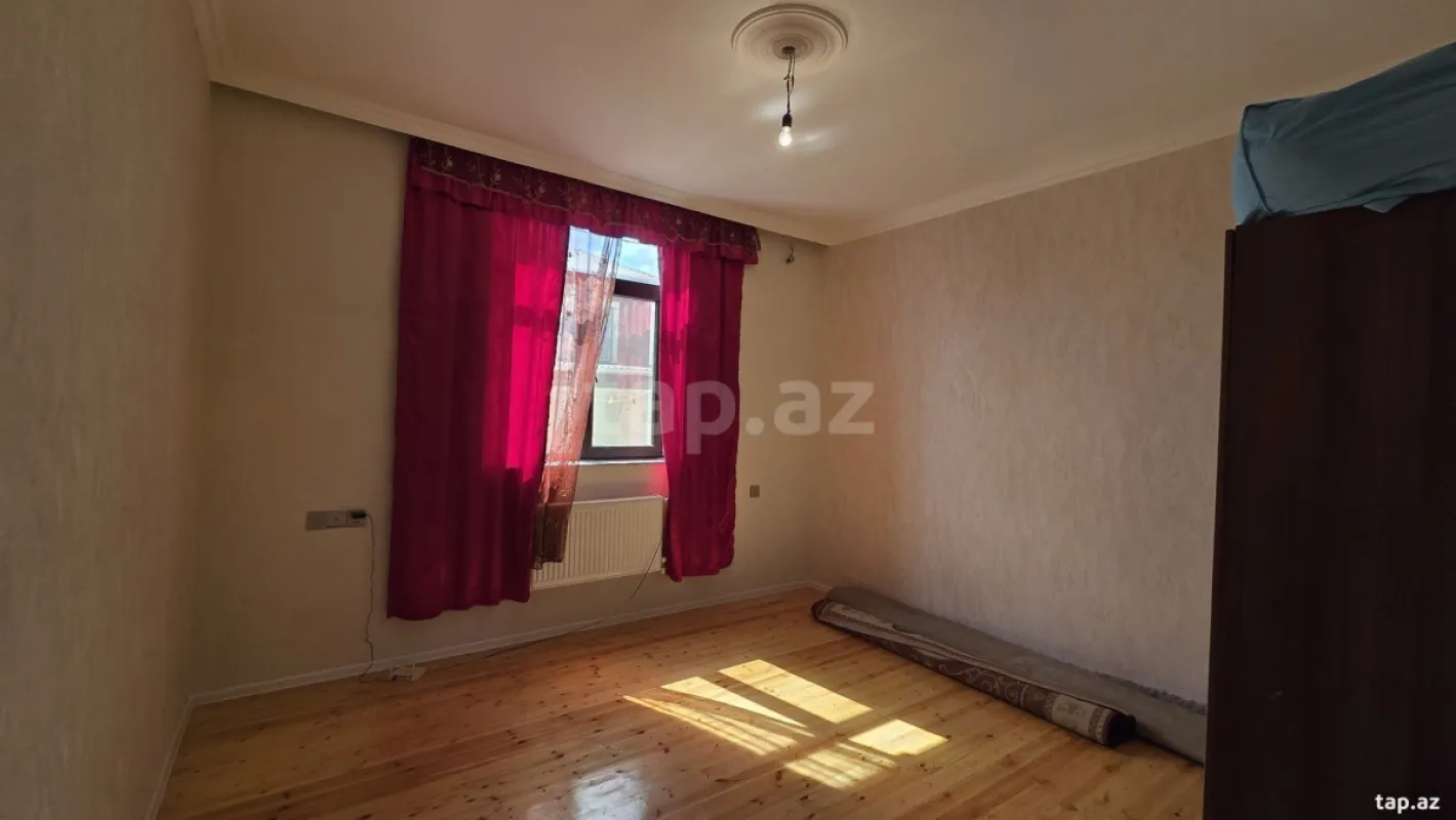 Satılır 6 otaqlı həyət evi 240 m²