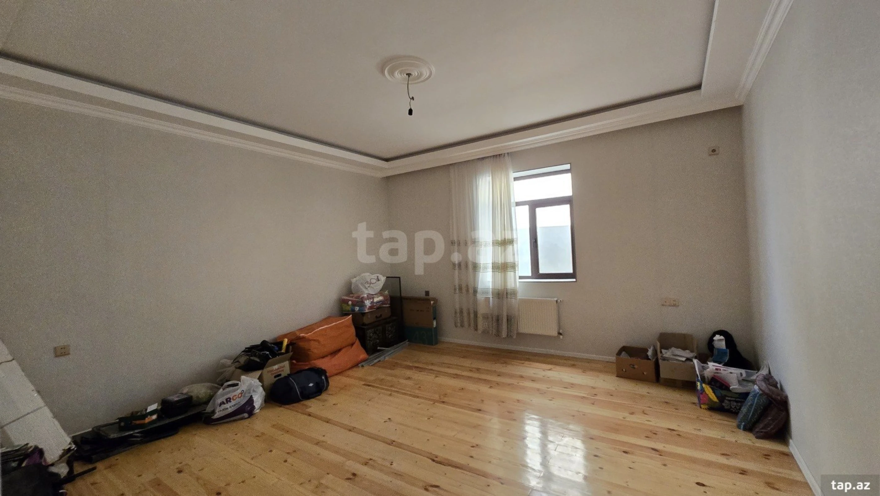 Satılır 6 otaqlı həyət evi 240 m²