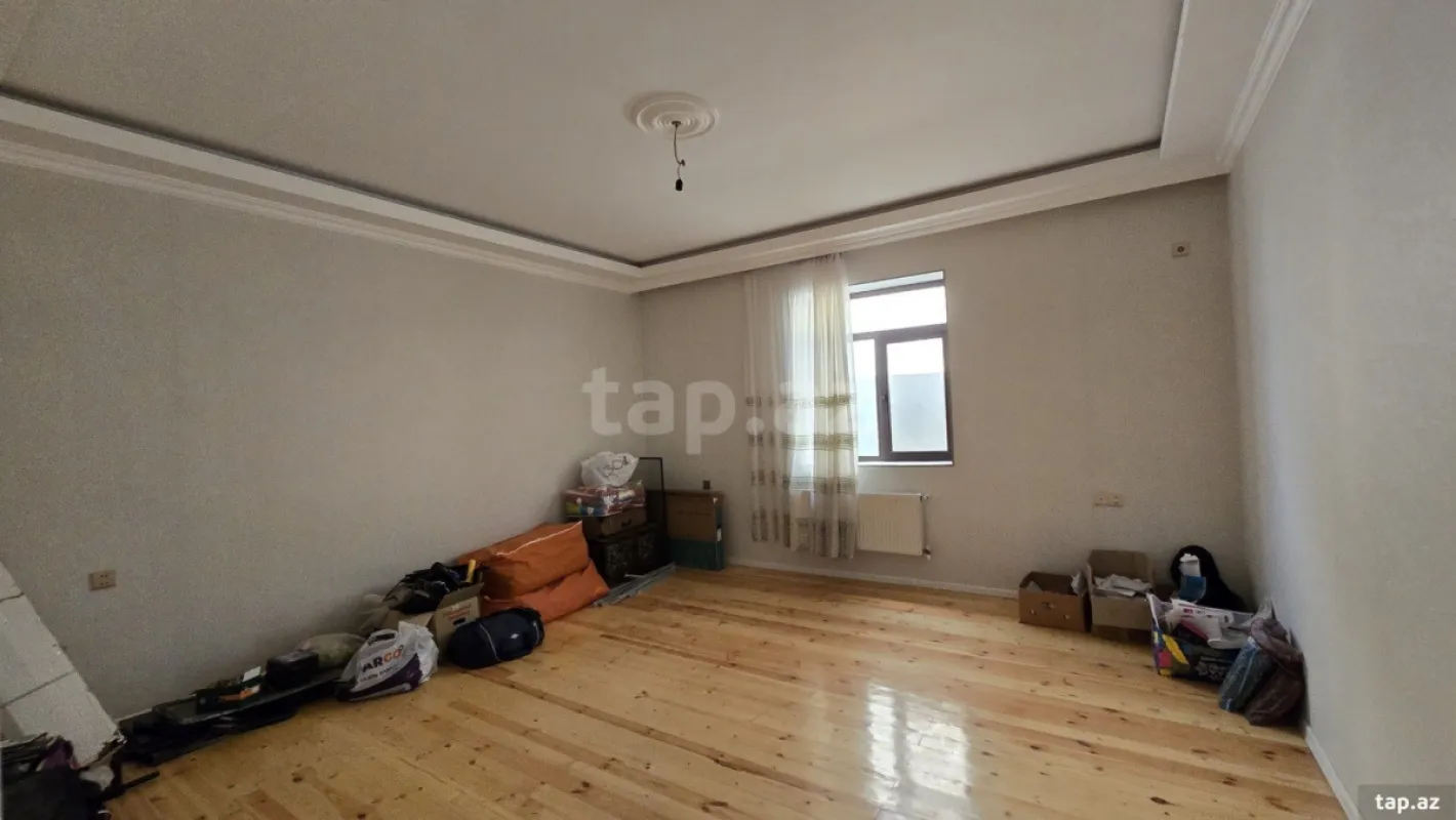 Satılır 6 otaqlı həyət evi 240 m²