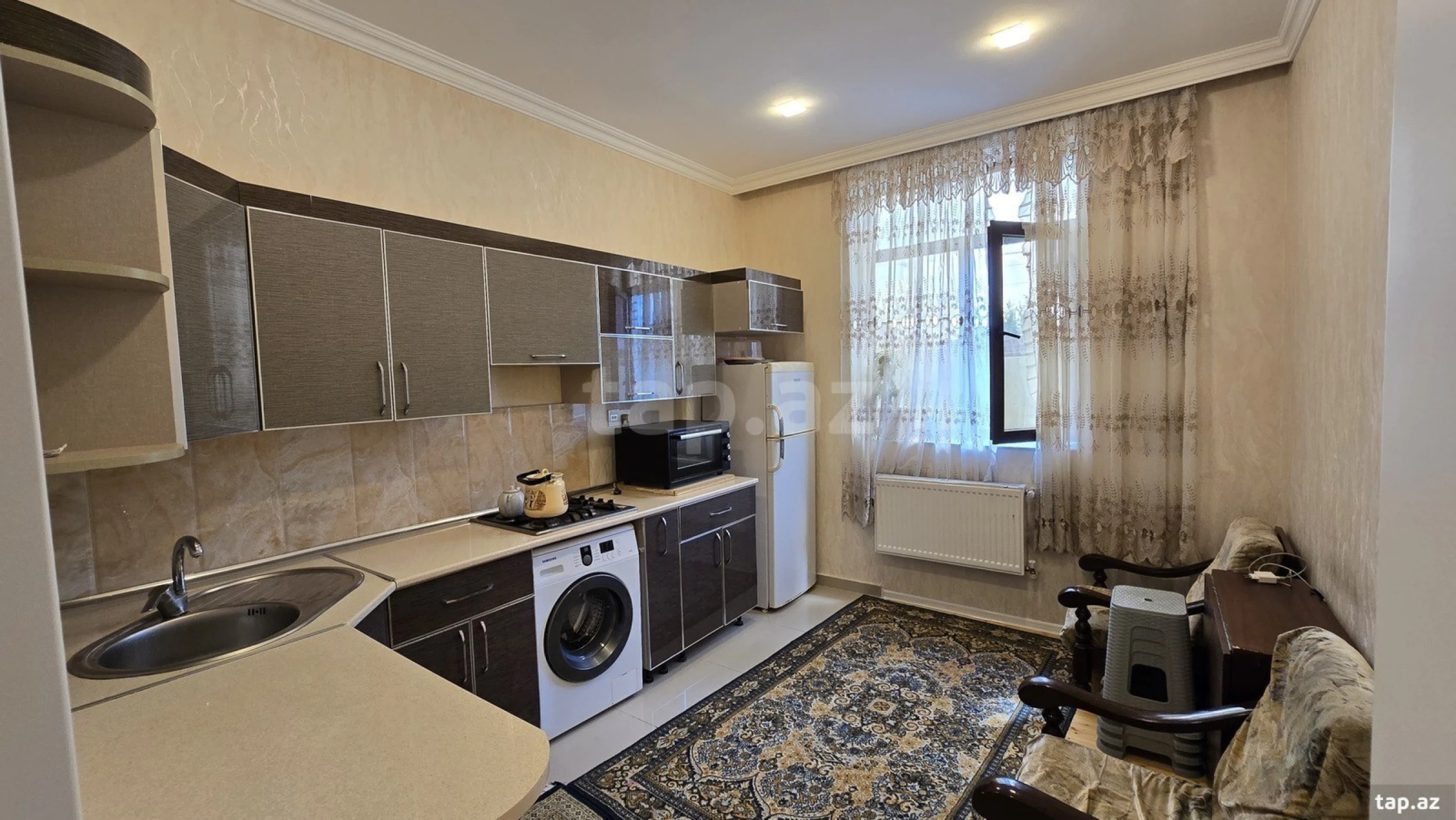 Satılır 6 otaqlı həyət evi 240 m²