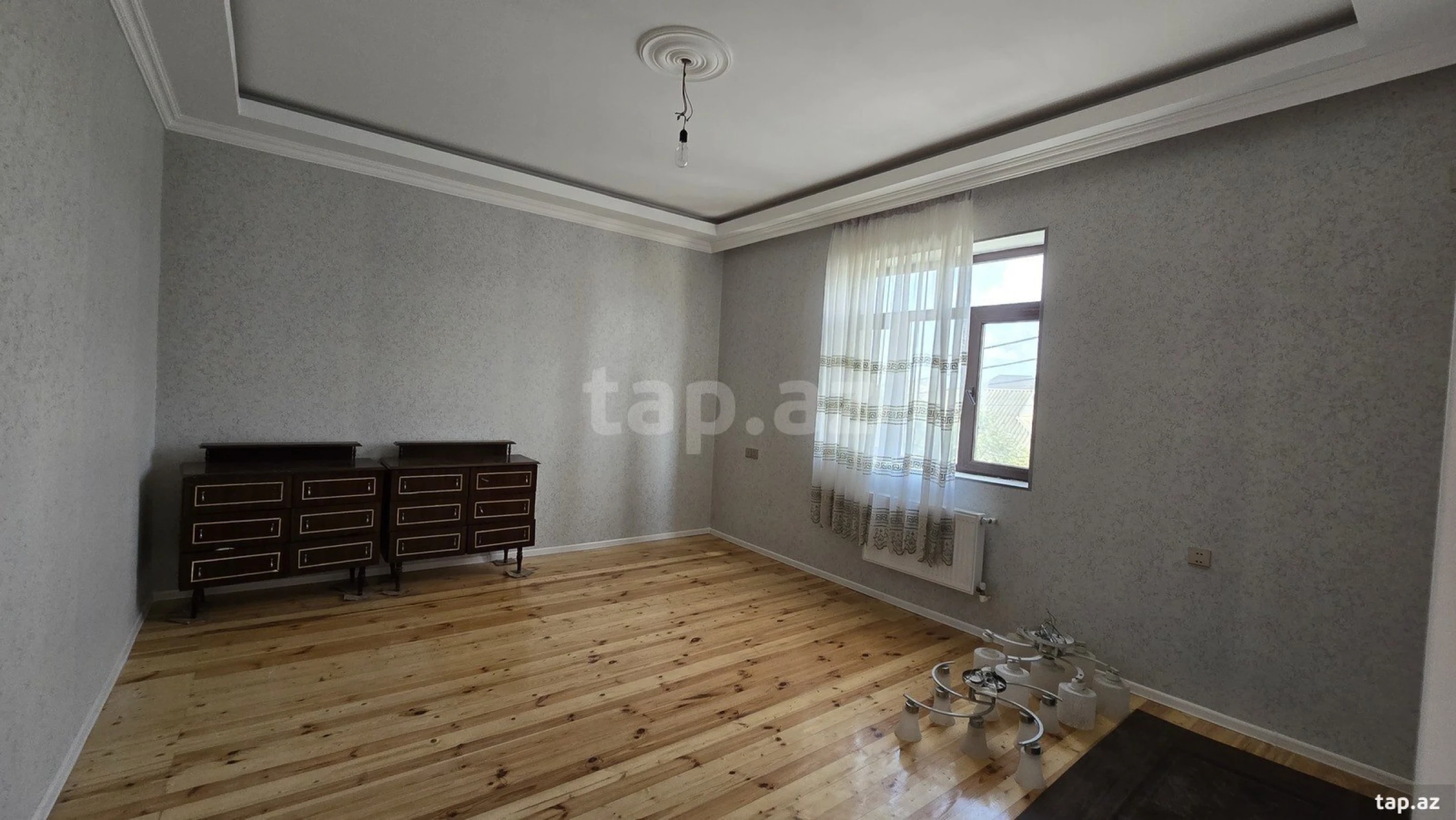 Satılır 6 otaqlı həyət evi 240 m²