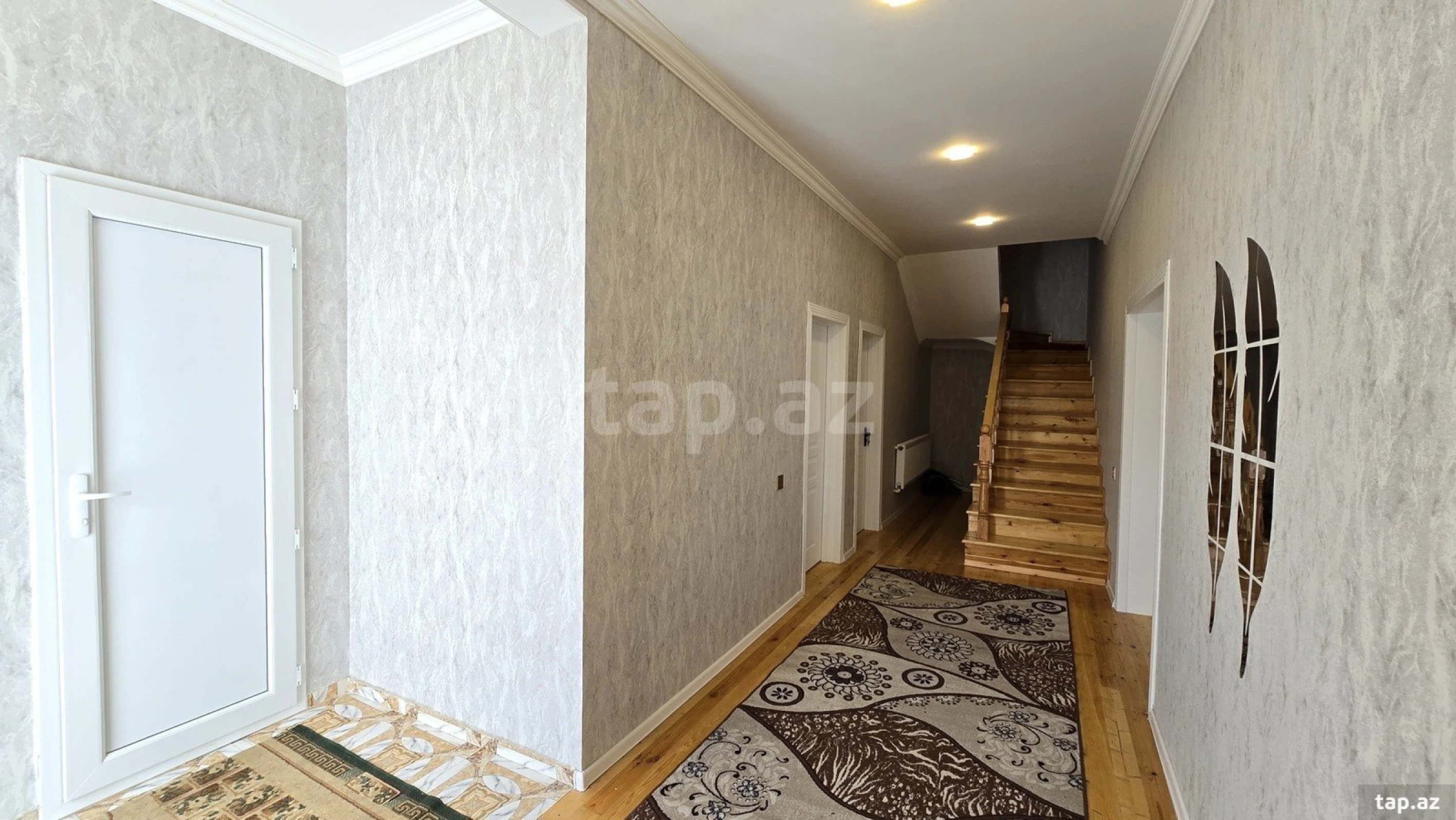 Satılır 6 otaqlı həyət evi 240 m²