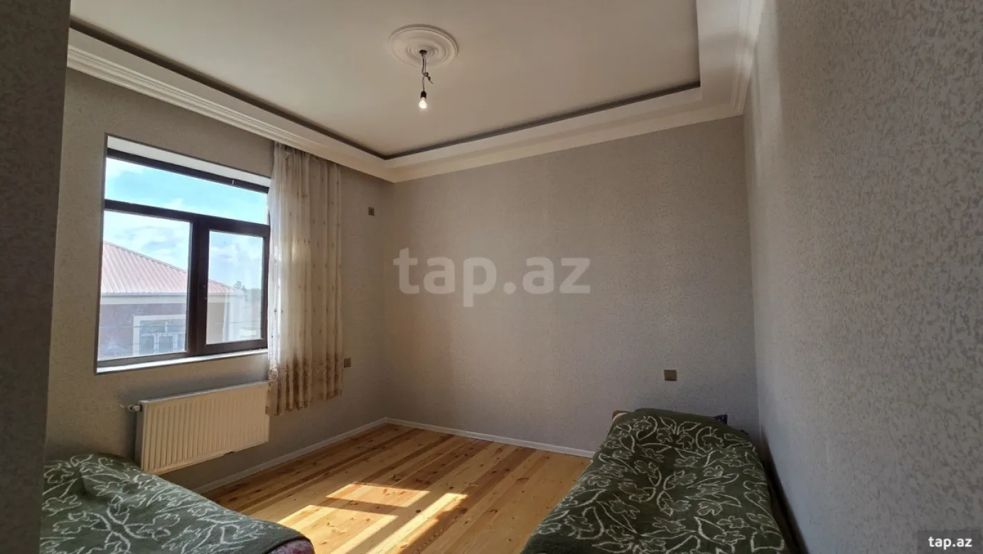 Satılır 6 otaqlı həyət evi 240 m²