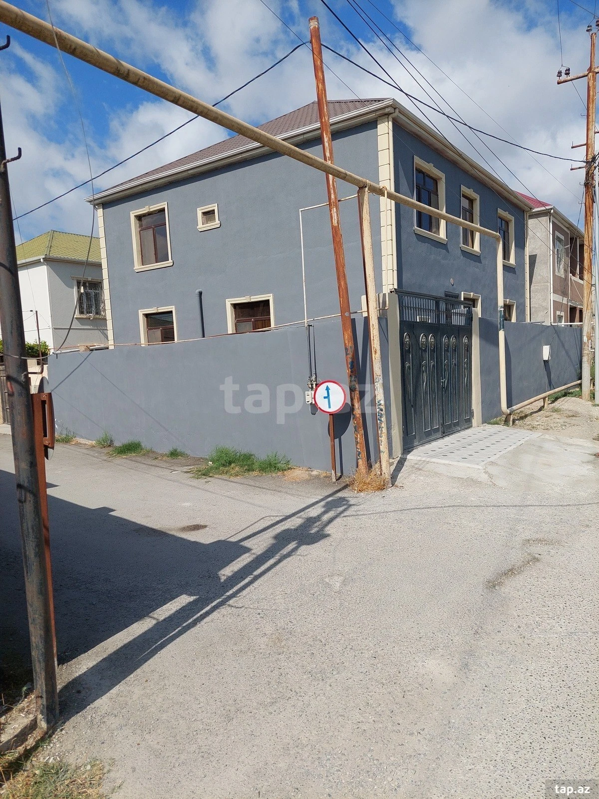 Satılır 6 otaqlı həyət evi 240 m²