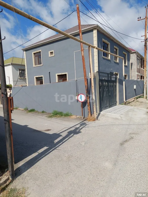 Satılır 6 otaqlı həyət evi 240 m²