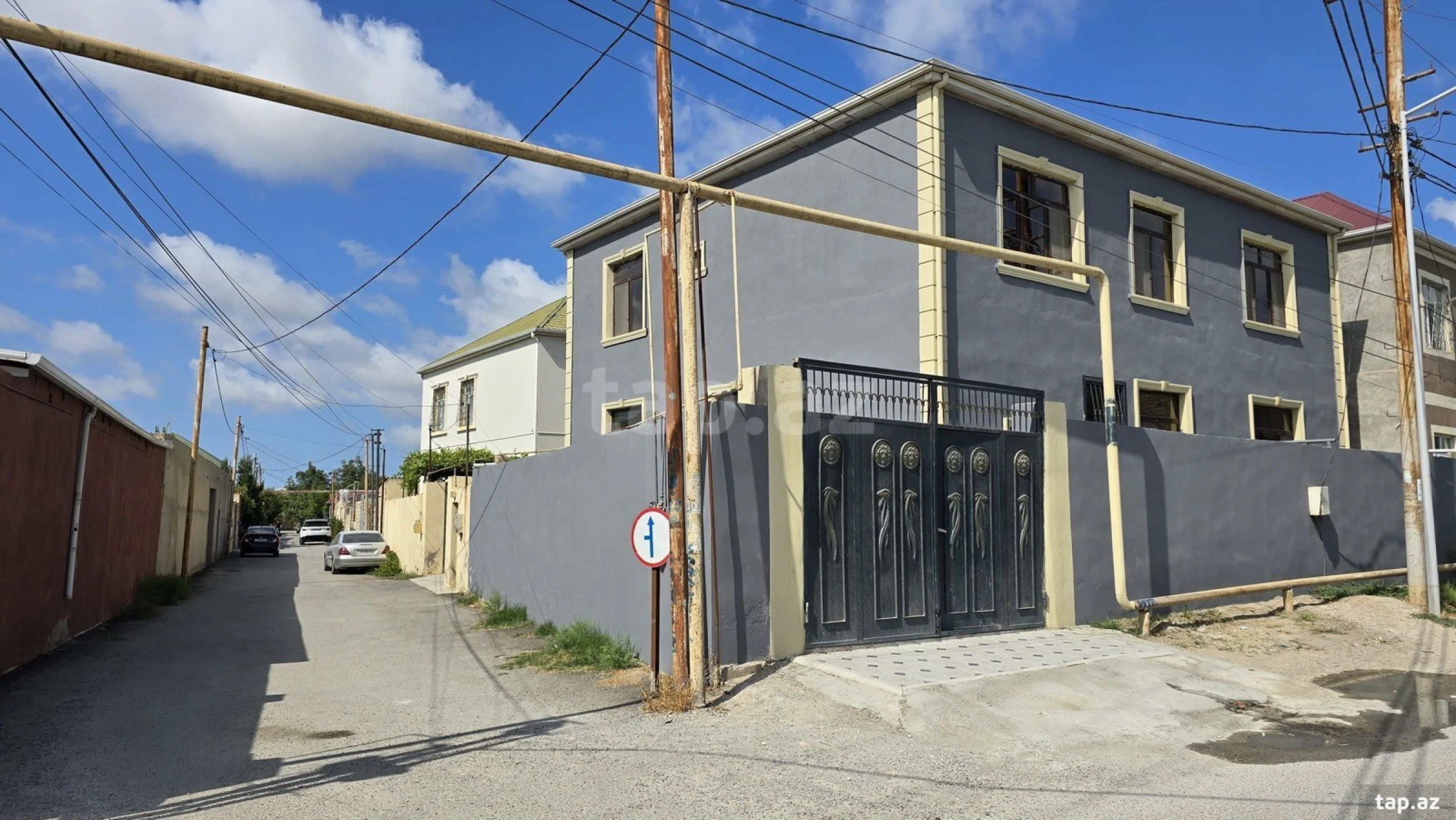 Satılır 6 otaqlı həyət evi 240 m²