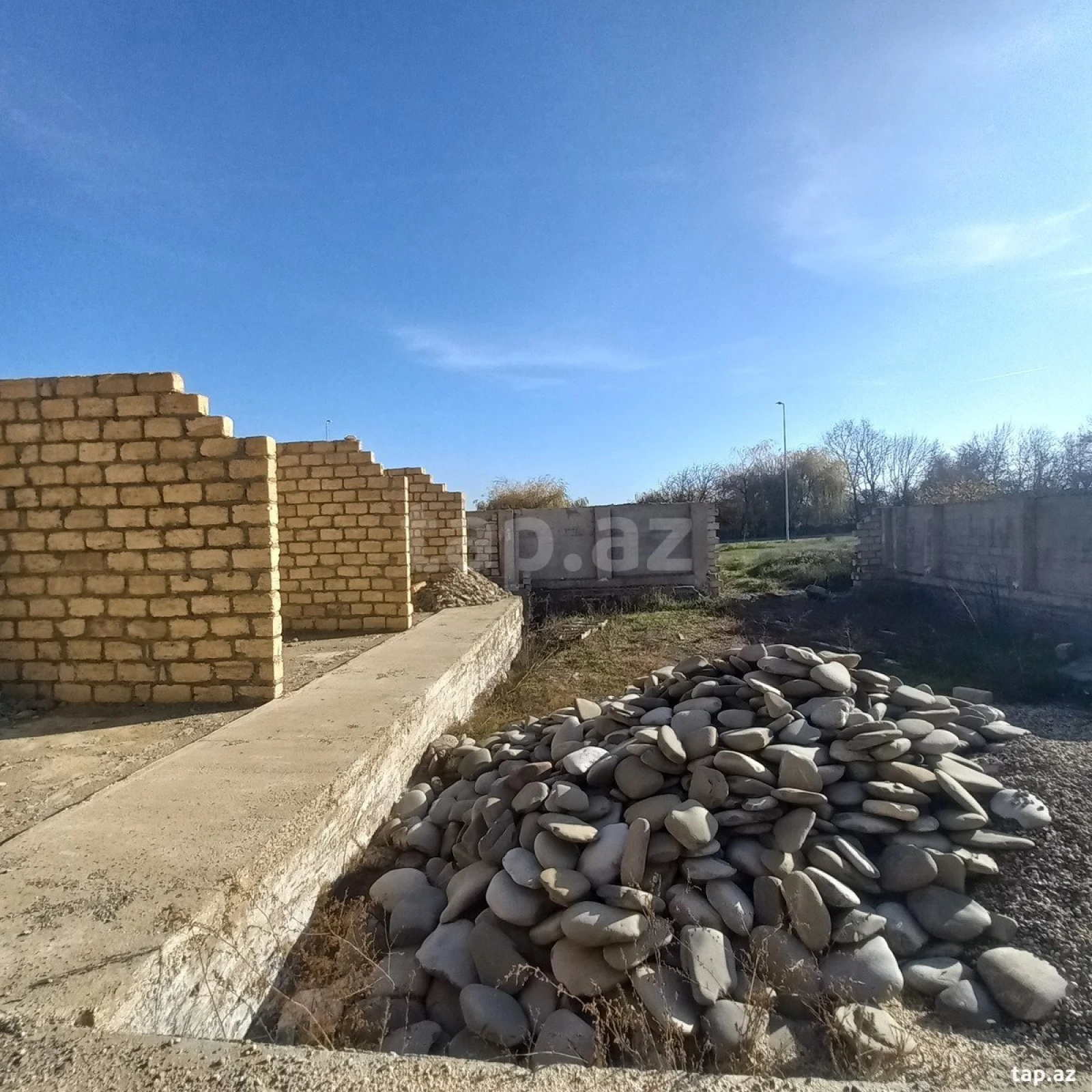 Satılır 8 otaqlı həyət evi 250 m²