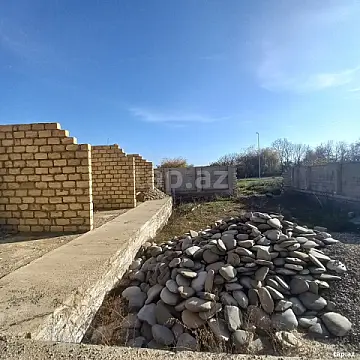 Satılır 8 otaqlı həyət evi 250 m²