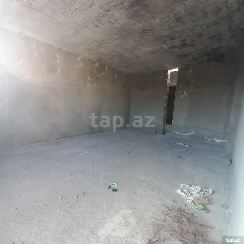 Satılır 8 otaqlı həyət evi 250 m²