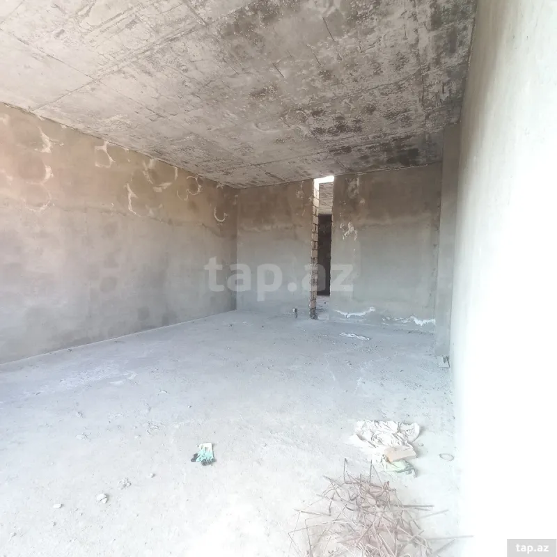 Satılır 8 otaqlı həyət evi 250 m²