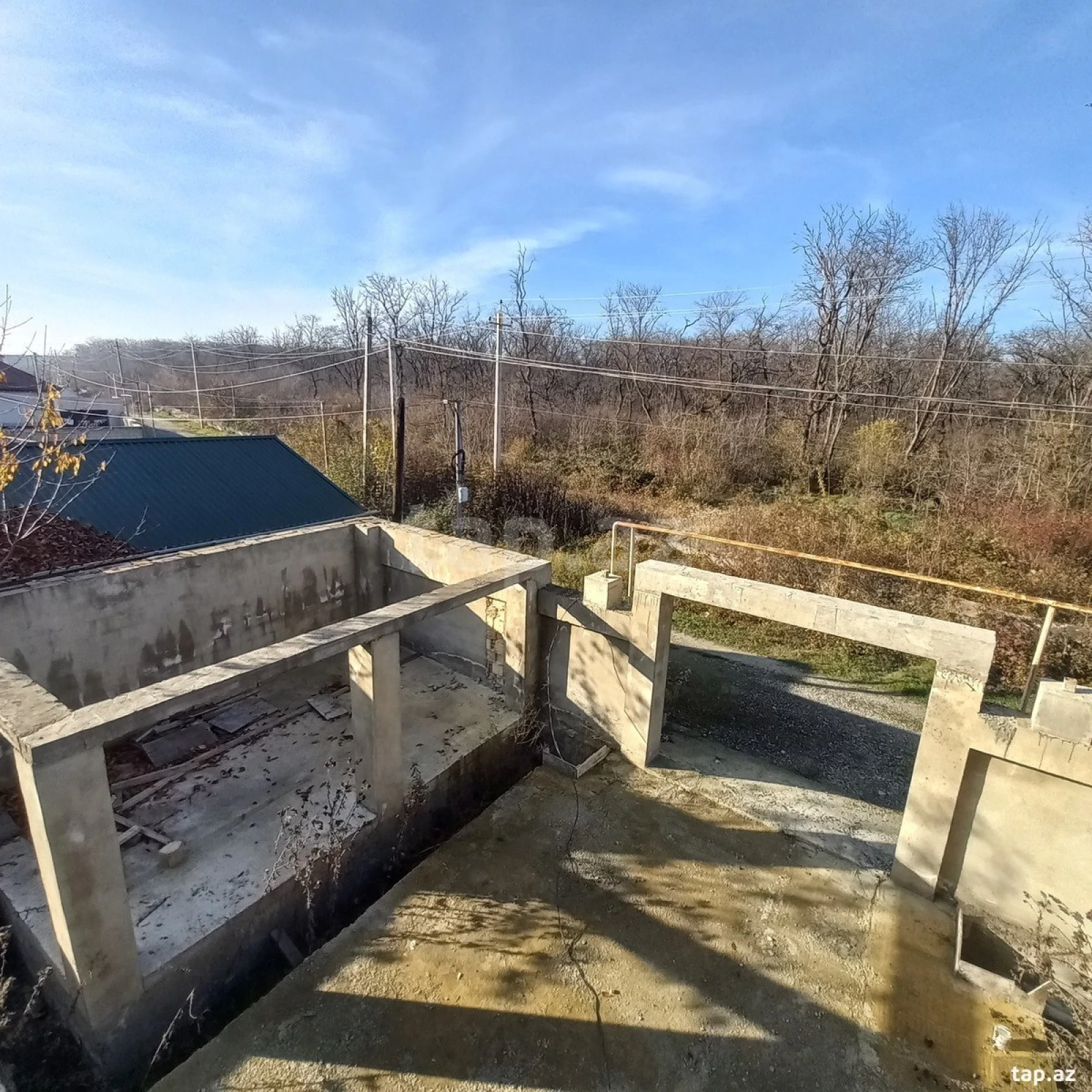 Satılır 8 otaqlı həyət evi 250 m²