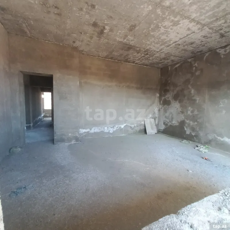 Satılır 8 otaqlı həyət evi 250 m²