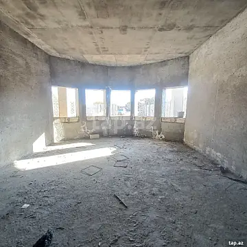 Satılır 8 otaqlı həyət evi 250 m²