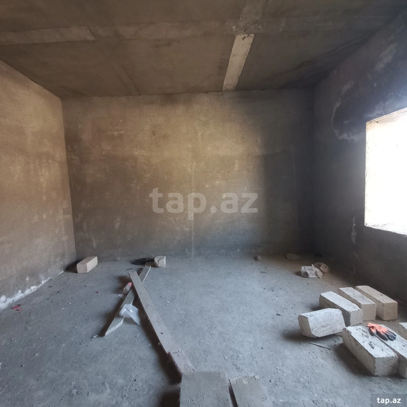 Satılır 8 otaqlı həyət evi 250 m²