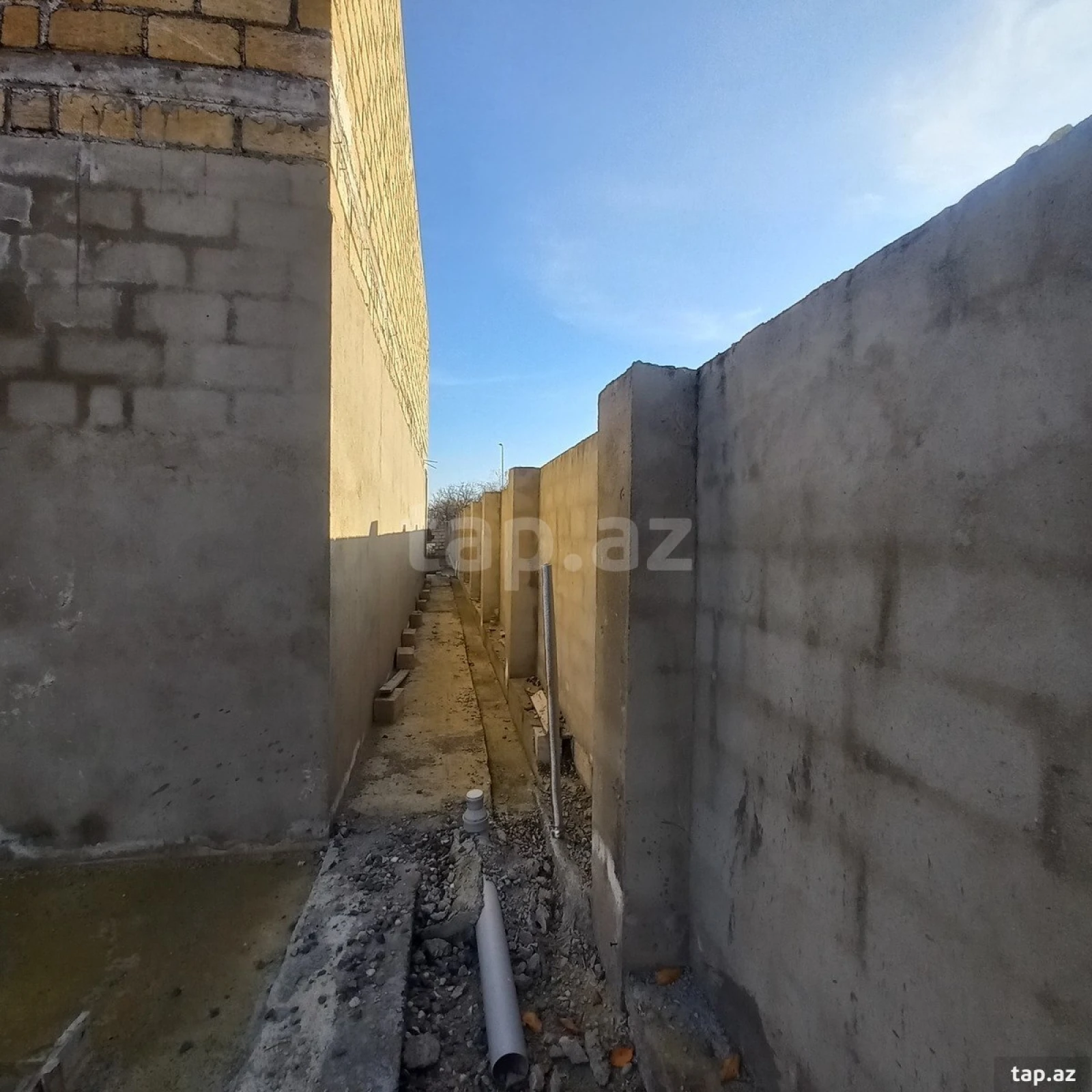 Satılır 8 otaqlı həyət evi 250 m²