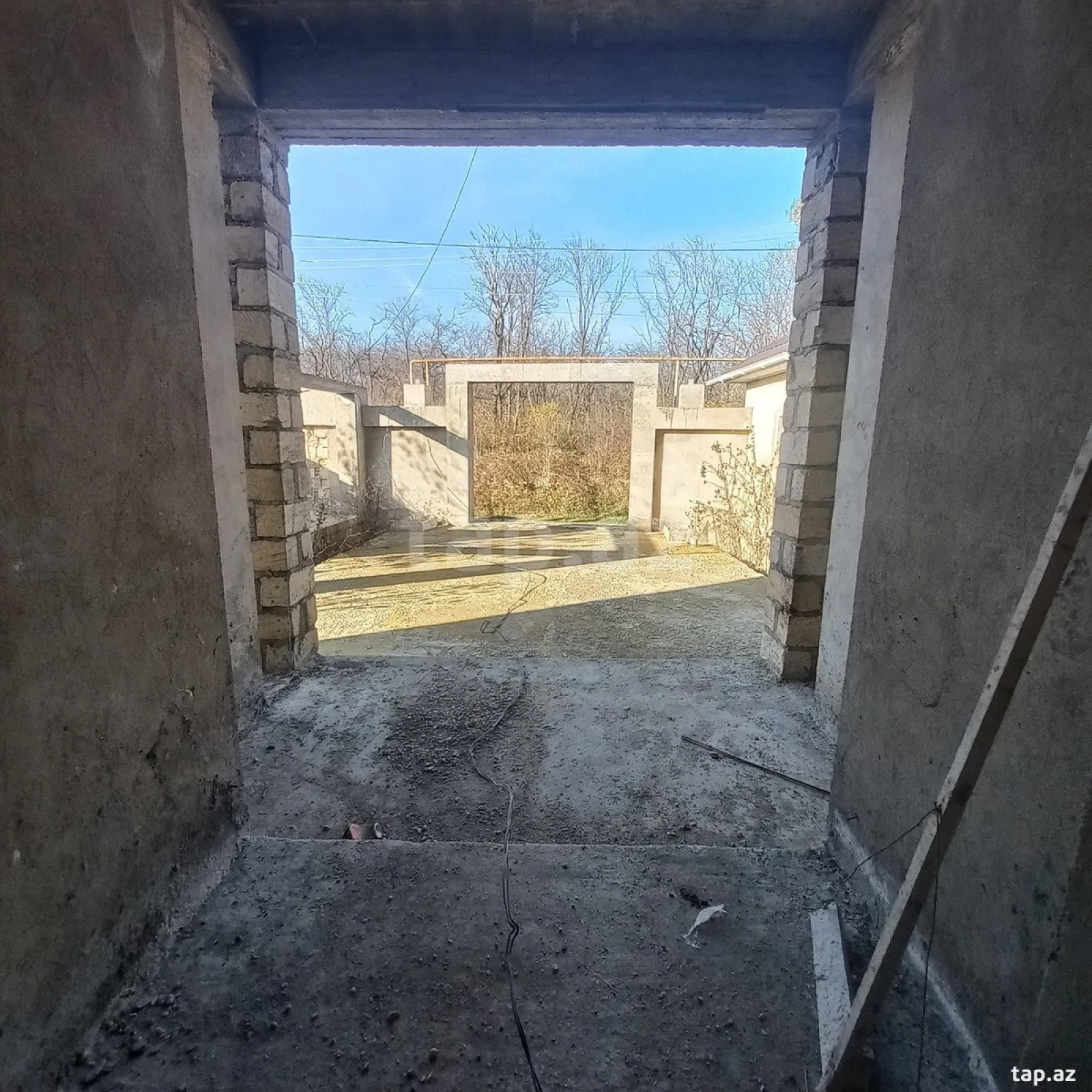 Satılır 8 otaqlı həyət evi 250 m²