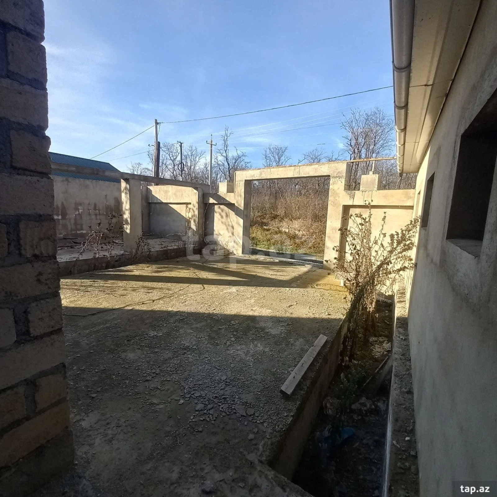 Satılır 8 otaqlı həyət evi 250 m²