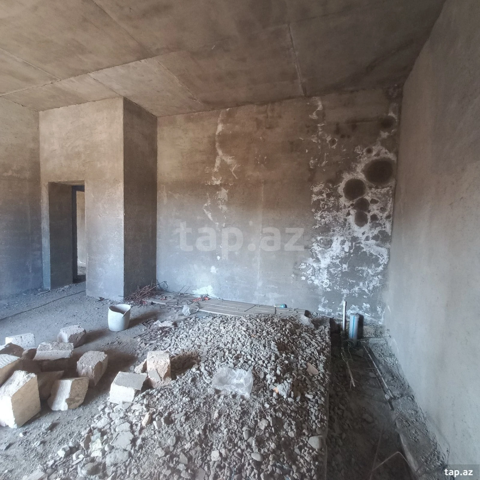 Satılır 8 otaqlı həyət evi 250 m²