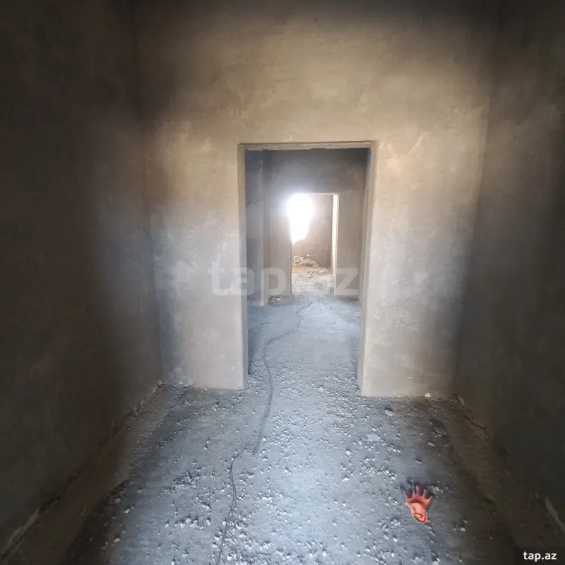 Satılır 8 otaqlı həyət evi 250 m²